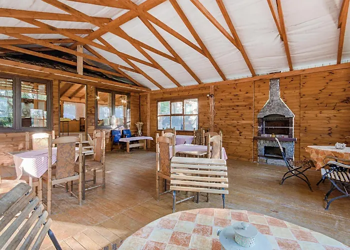 1 Bedroom Stunning In بيت للعطل *